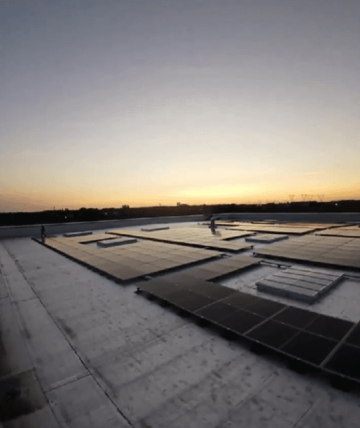 Cheminement de câbles et infrastructure de toiture